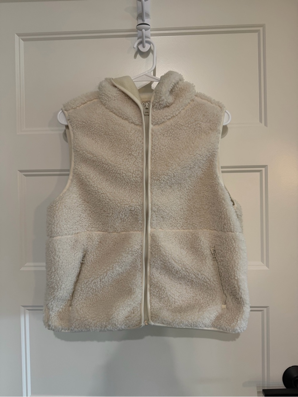Women’s Cream Sherpa Zip-Front Vest
